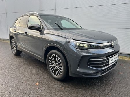 2025 Volkswagen Tiguan - photo 14