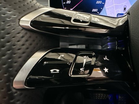 2025 Mercedes-Benz GLC - photo 19