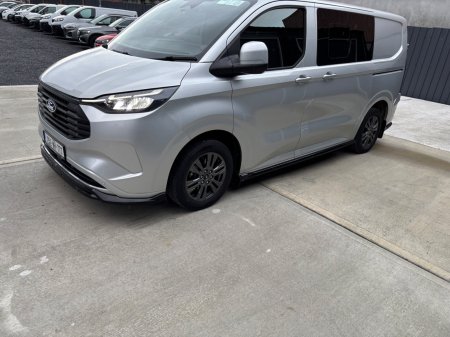 2025 Ford Transit Custom - photo 2