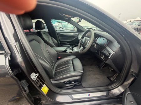 2018 BMW 5-Series - photo 12