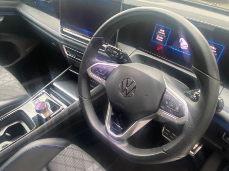 2025 Volkswagen Tiguan - photo 17