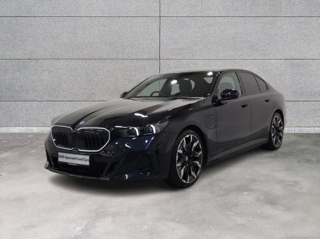 2025 BMW 5-Series - photo 27