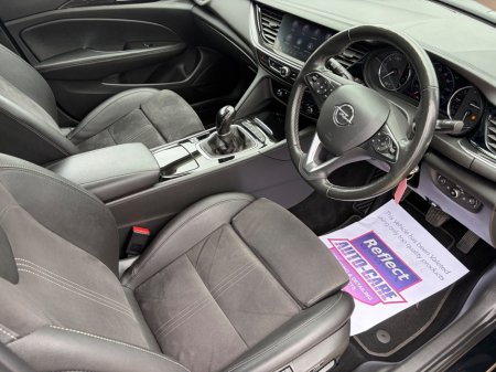 2022 Opel Insignia - photo 2