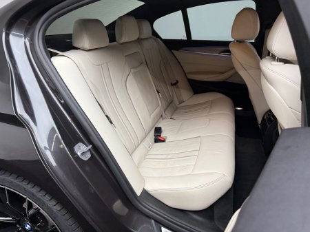2018 BMW 5-Series - photo 12
