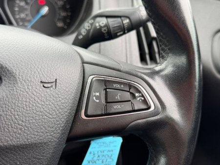 2017 Ford Focus - photo 16