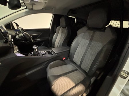 2022 Peugeot 3008 - photo 11