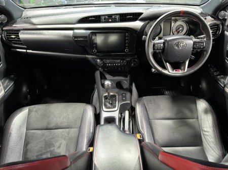 2024 Toyota Hilux - photo 11