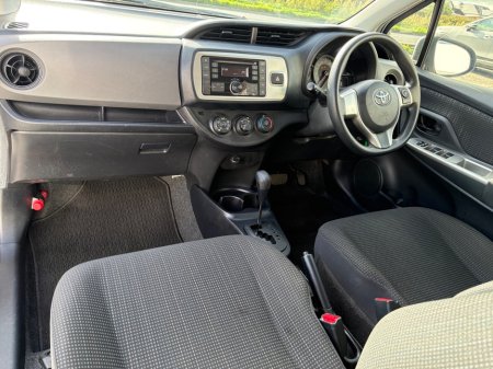 2016 Toyota Yaris - photo 8