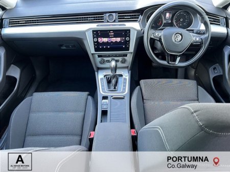2019 Volkswagen Passat - photo 2