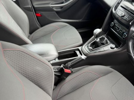 2017 Ford Focus - photo 12
