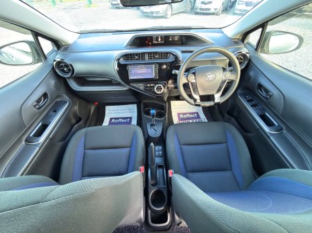 2017 Toyota Aqua - photo 12