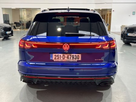 2025 Volkswagen Touareg - photo 18