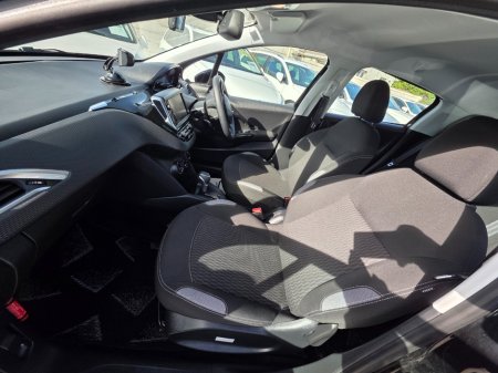 2016 Peugeot 208 - photo 13