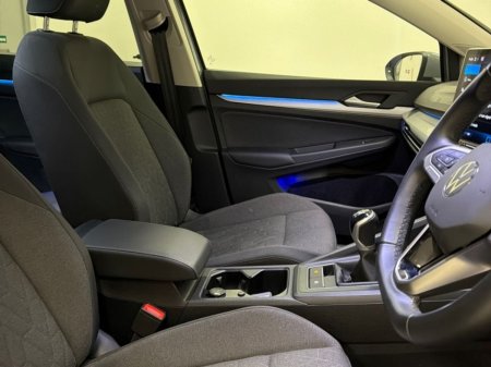 2025 Volkswagen Golf - photo 9