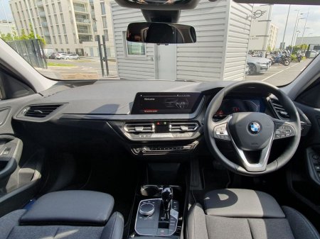 2023 BMW 1-Series - photo 4