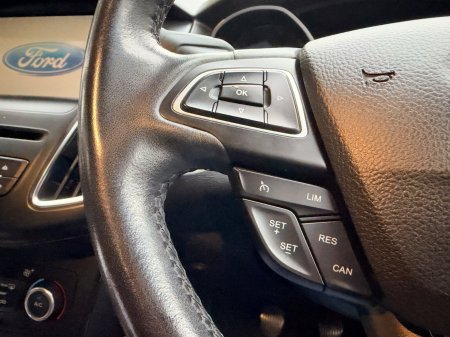 2016 Ford Focus - photo 15