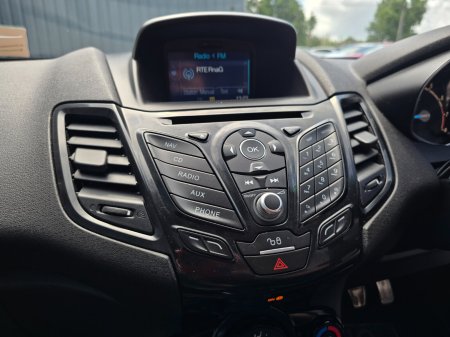 2016 Ford Fiesta - photo 16