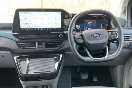 2025 Ford Tourneo Custom - photo 32