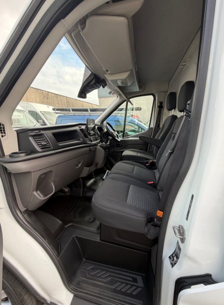 2021 Ford Transit - photo 2