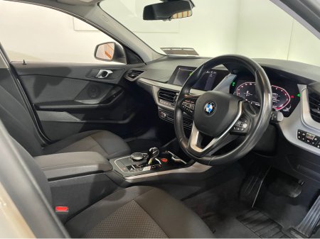 2022 BMW 1-Series - photo 11