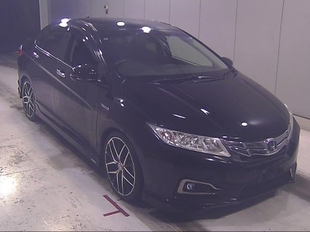 2015 Honda Grace - photo 3