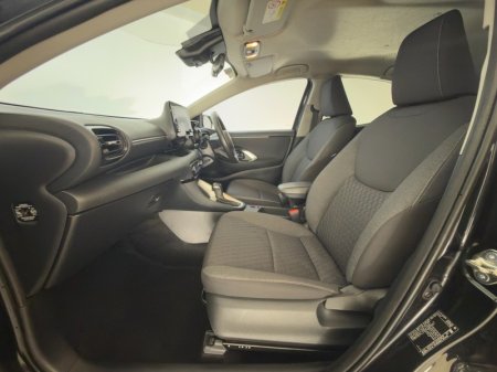 2023 Toyota Yaris - photo 6