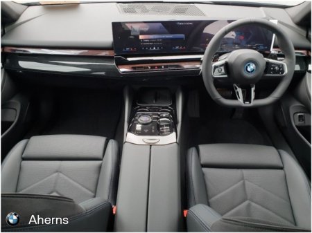 2026 BMW 5-Series - photo 5