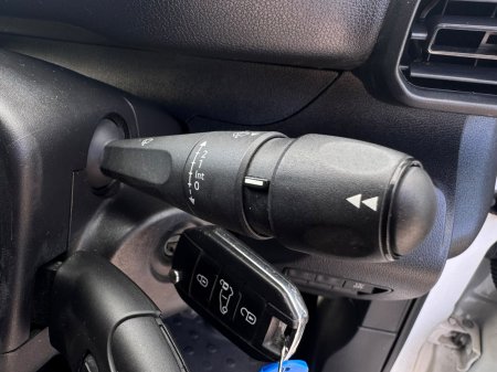 2020 Peugeot Partner - photo 13