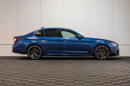 2023 BMW 5-Series - photo 6