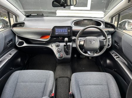 2017 Toyota Sienta - photo 22