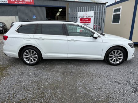 2020 Volkswagen Passat - photo 2