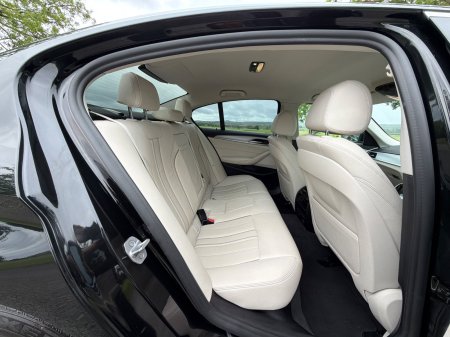 2021 BMW 5-Series - photo 16