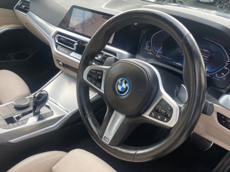 2022 BMW 3-Series - photo 15