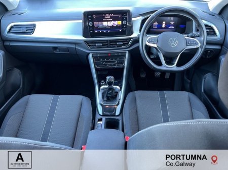 2023 Volkswagen T-Roc - photo 2