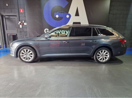2022 Skoda Superb - photo 5