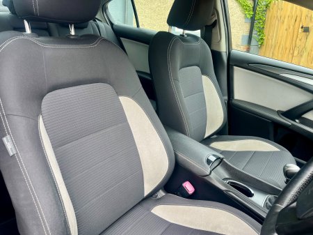 2016 Toyota Avensis - photo 6