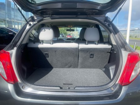 2012 Toyota Vitz - photo 9