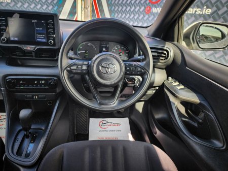 2023 Toyota Yaris - photo 27