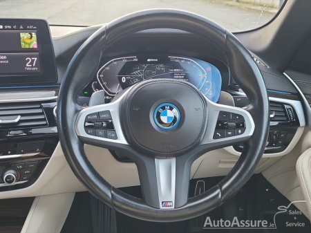 2023 BMW 5-Series - photo 16