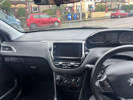 2014 Peugeot 208 - photo 12