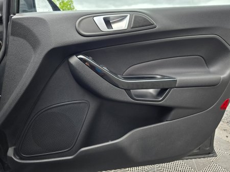 2016 Ford Fiesta - photo 19