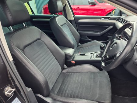 2019 Volkswagen Passat - photo 12