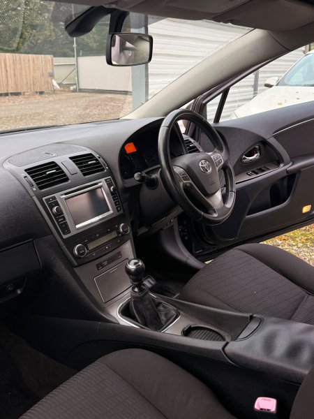 2009 Toyota Avensis - photo 31