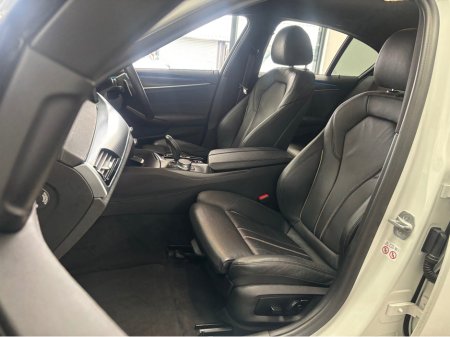 2021 BMW 5-Series - photo 24