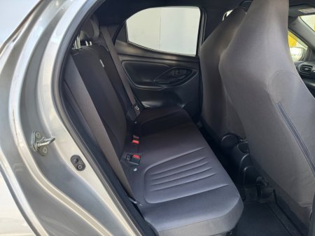 2021 Toyota Yaris - photo 16