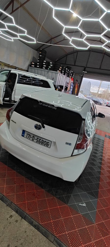 2017 Toyota Aqua - photo 14