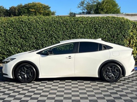2023 Toyota Prius - photo 3
