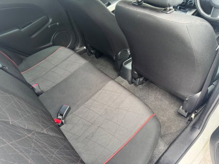 2015 Mazda Mazda2 - photo 17