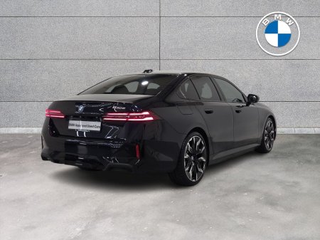2025 BMW 5-Series - photo 25