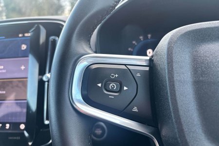 2025 Volvo XC40 - photo 17